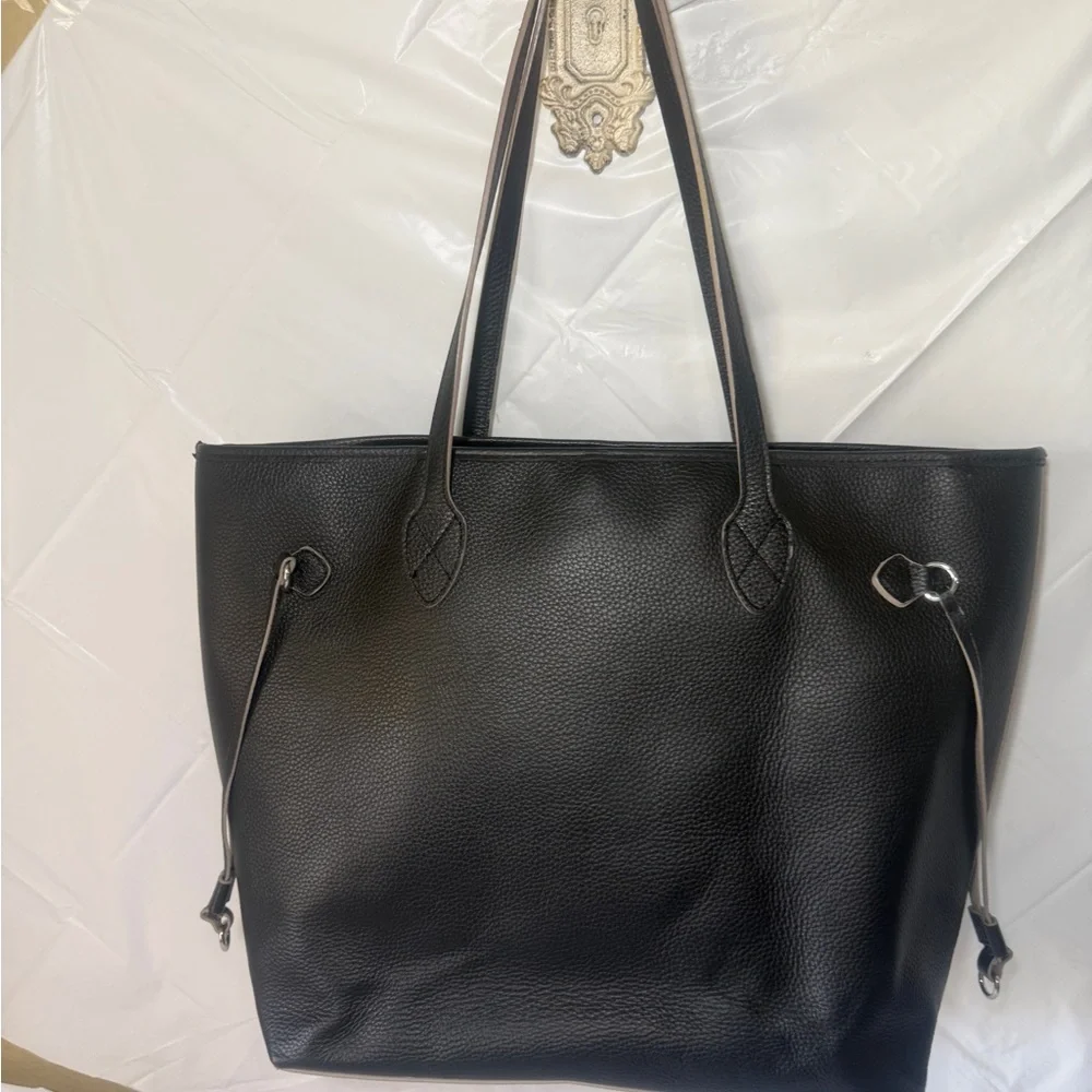 Lodis Black Leather Large Tote Bag w/small Lodis flower bag - Picture 5 of 15